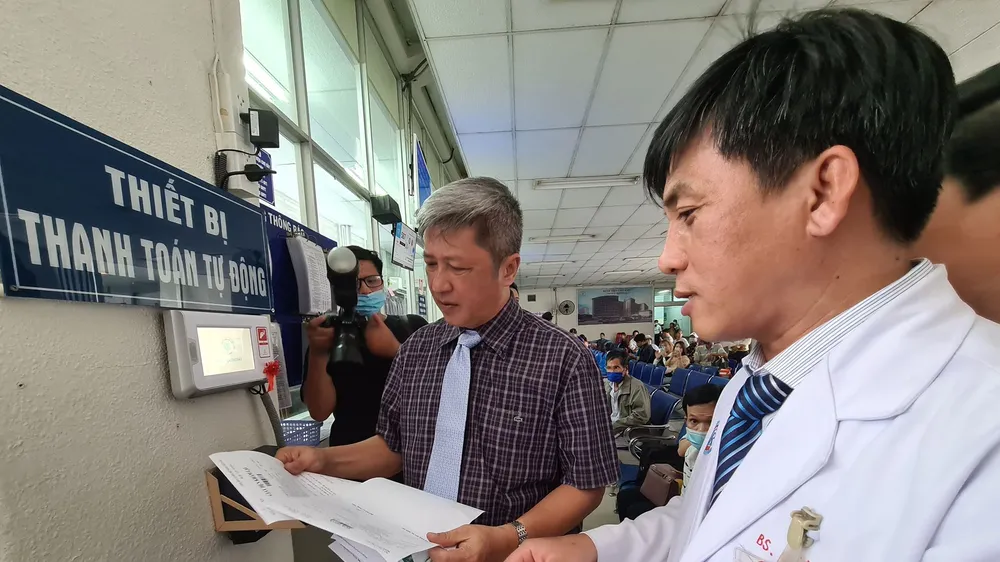 Thứ trưởng Bộ Y tế Nguyễn Trường Sơn đăng ký khám chữa bệnh tại Bệnh viện Chợ Rẫy 