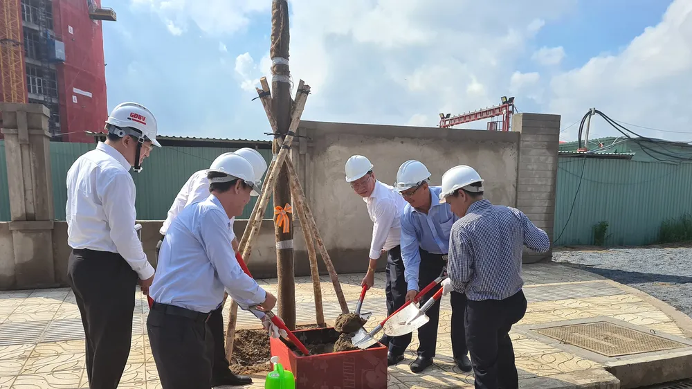 Phủ xanh khu Y tế Kỹ thuật cao và Viện trường Y khoa Phạm Ngọc Thạch