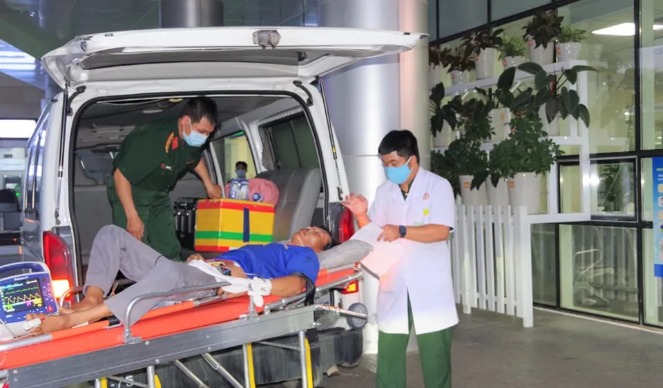 Bệnh nhân được chuyển đến Bệnh viện Quân y 175 trong tình trạng vẫn hôn mê, sốt nhẹ