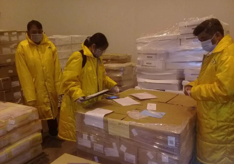 Đoàn kiểm tra Ban Quản lý ATTP kiểm tra kho lạnh một công ty nhập khẩu thực phẩm đông lạnh