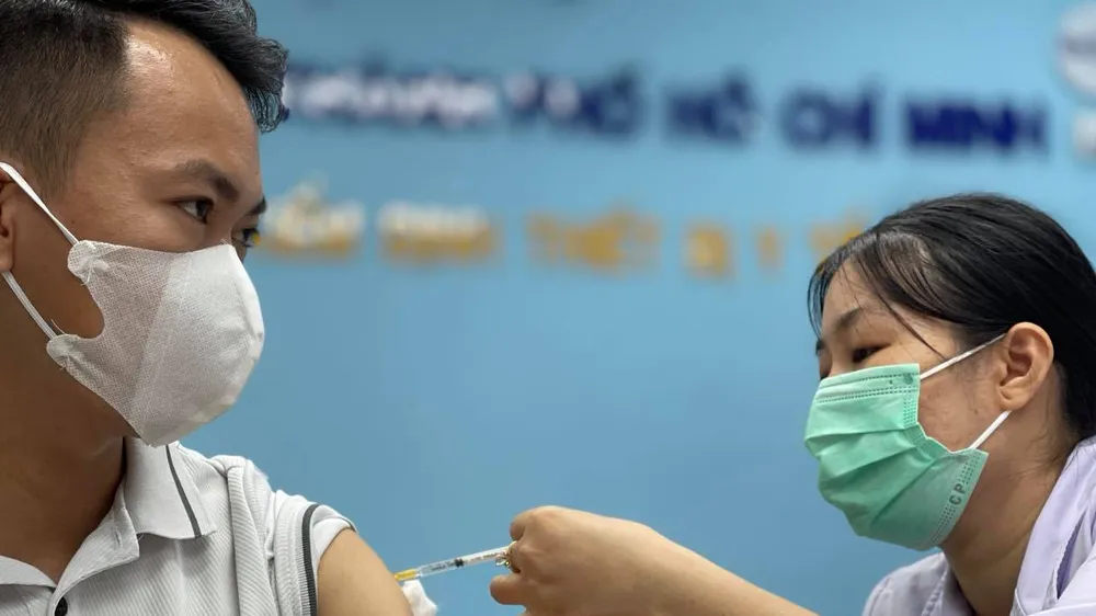Những điều cần biết về vaccine Covid-19 và phản ứng phụ sau tiêm