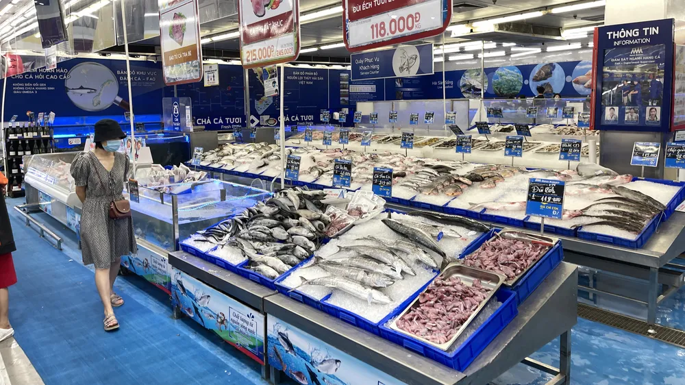 Hải sản bán nhiều tại MM.Mega Market, TP Thủ Đức, TPHCM, ảnh chụp trưa 9-7-2021. Ảnh: HOÀNG HÙNG