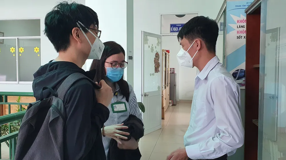 Sinh viên Trường Đại học Y khoa Phạm Ngọc Thạch được thực tập tại trạm y tế lưu động