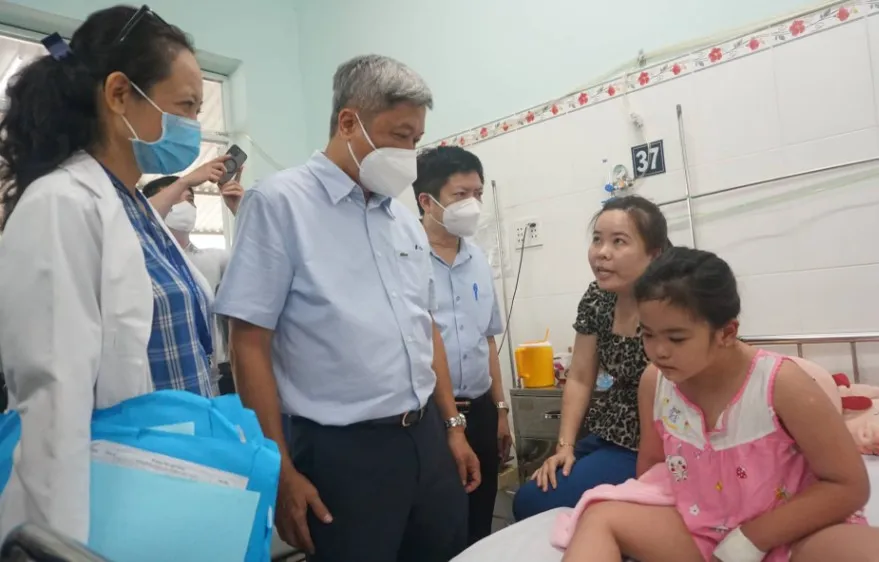 Dịch sốt xuất huyết diễn biến phức tạp, khả năng bùng phát trên diện rộng