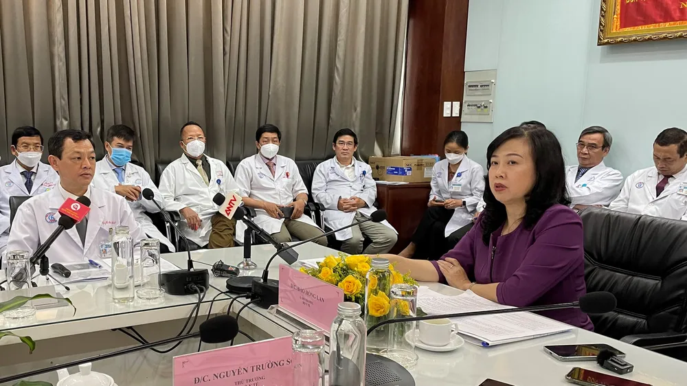 Quyền Bộ trưởng Bộ Y tế Đào Hồng Lan phát biểu tại buổi làm việc