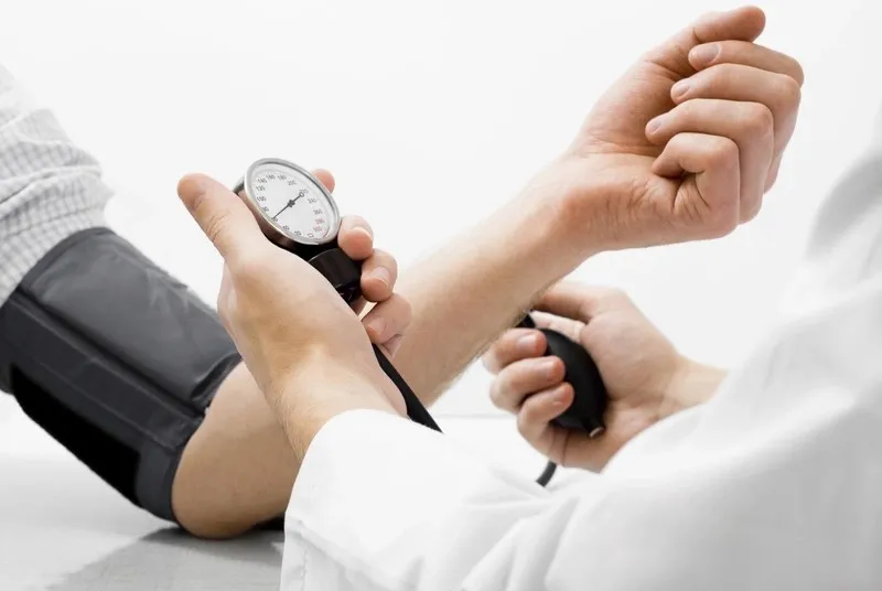Không điều trị cao huyết áp sẽ làm tăng nguy cơ đột quỵ