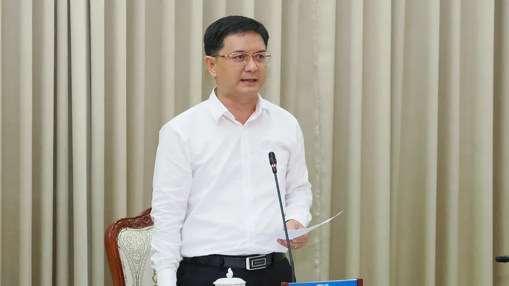 Phó Chủ tịch UBND TPHCM Nguyễn Mạnh Cường phát biểu chỉ đạo tại cuộc họp (Ảnh: HOÀNG HÙNG)