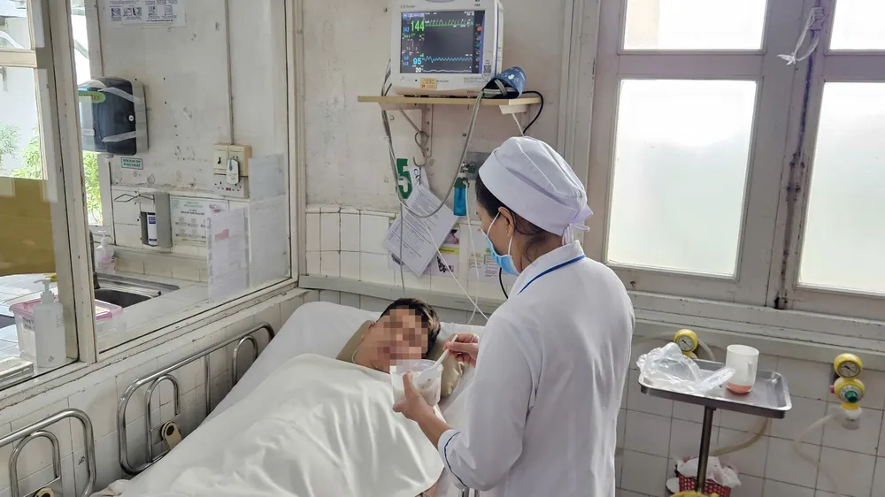 Người bệnh được điều trị và chăm sóc tại Bệnh viện Bệnh Nhiệt đới (Ảnh: BVCC)