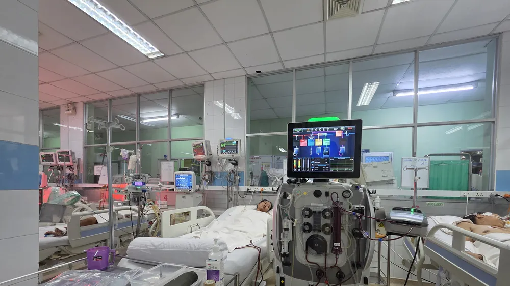 Một ca sốt xuất huyết nặng, nguy kịch điều trị tại Bệnh viện Bệnh Nhiệt đới (TPHCM) Ảnh: THÀNH AN