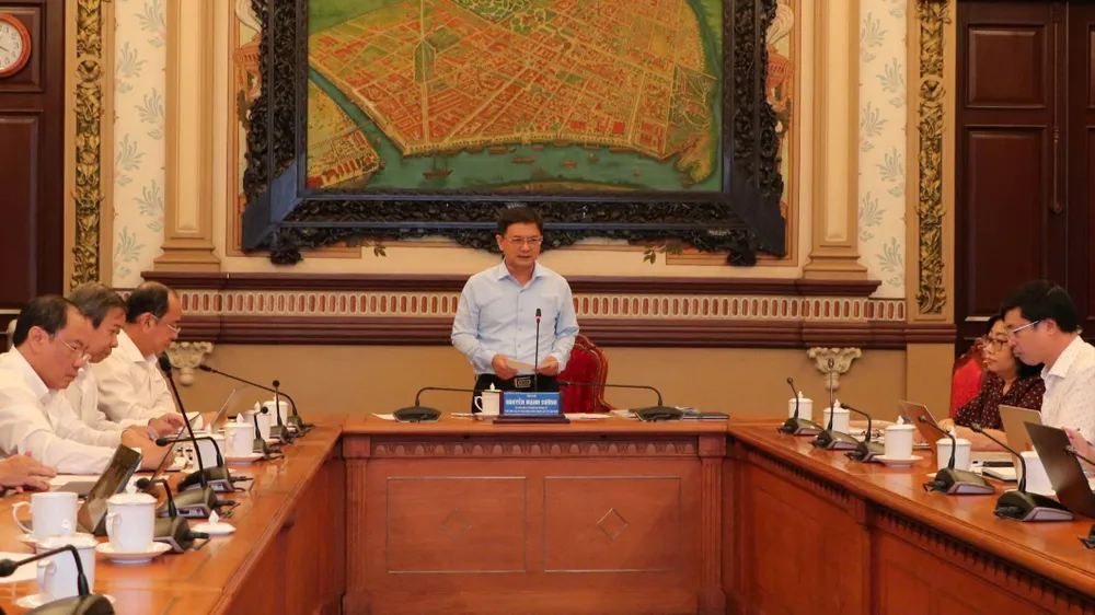 Phó Chủ tịch UBND TPHCM Nguyễn Mạnh Cường phát biểu tại buổi làm việc