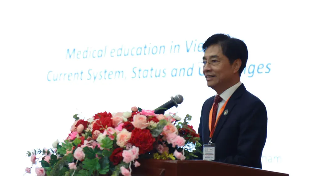 GS-TS Trần Diệp Tuấn, Hiệu trưởng Đại học Y Dược TPHCM phát biểu tại hội nghị (Ảnh: T.AN) 