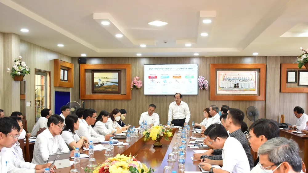 PGS-TS-BS Tăng Chí Thượng, Giám đốc Sở Y tế TPHCM phát biểu tại buổi làm việc về các giải pháp phòng chống chùm ca bệnh não mô cầu tại trường THCS Hai Bà Trưng (xã Hiệp Phước)