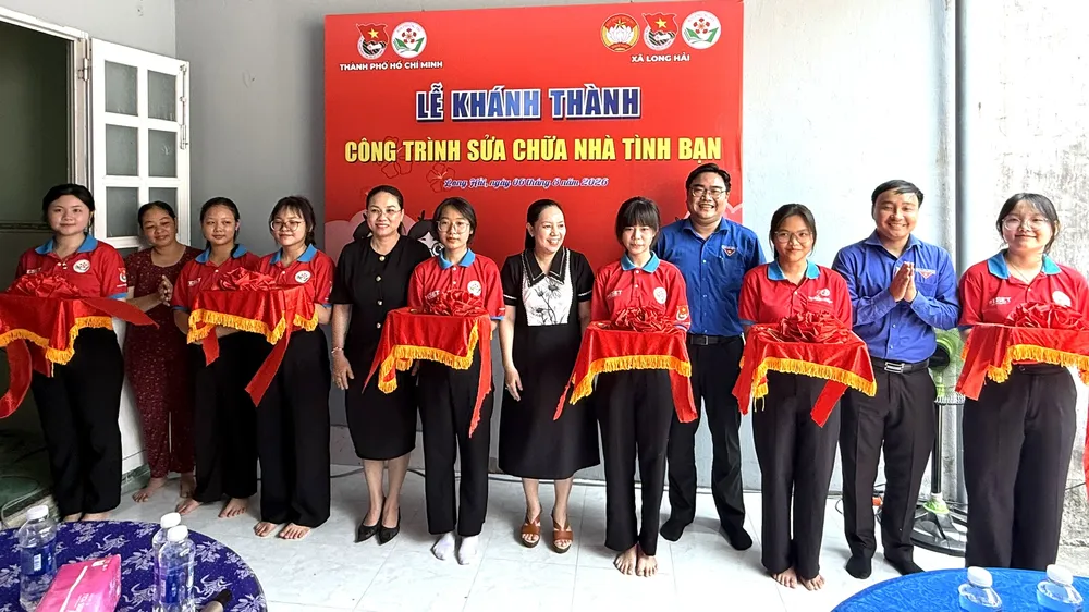 “Nhà tình bạn” cho chiến sĩ Hoa phượng đỏ có hoàn cảnh khó khăn