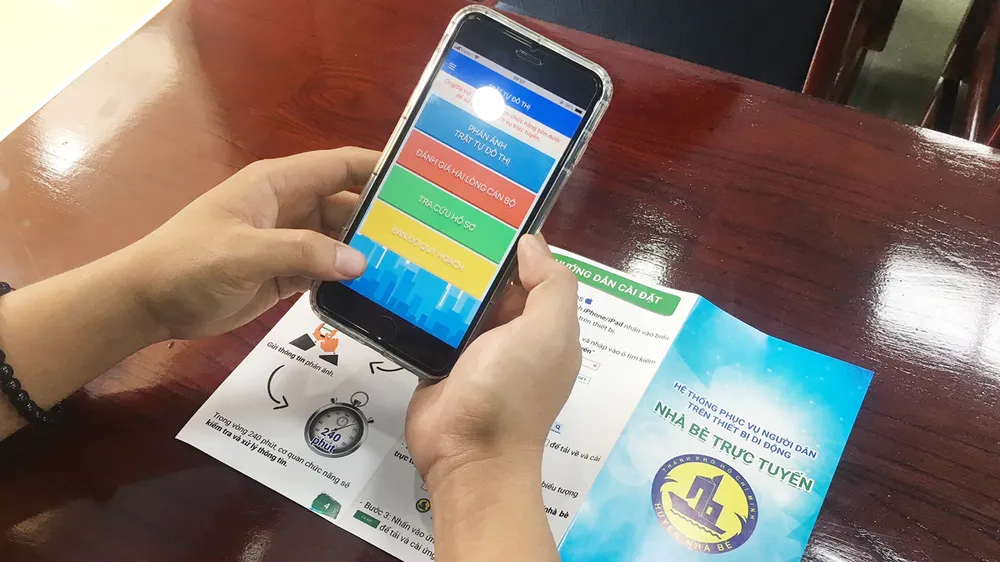 Người dân Nhà Bè phản ánh vi phạm trật tự đô thị qua smartphone