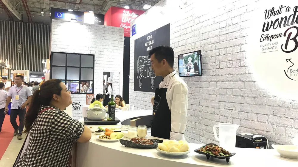 Nhiều sản phẩm nông nghiệp nước ngoài xuất hiện tại hội chợ thực phẩm