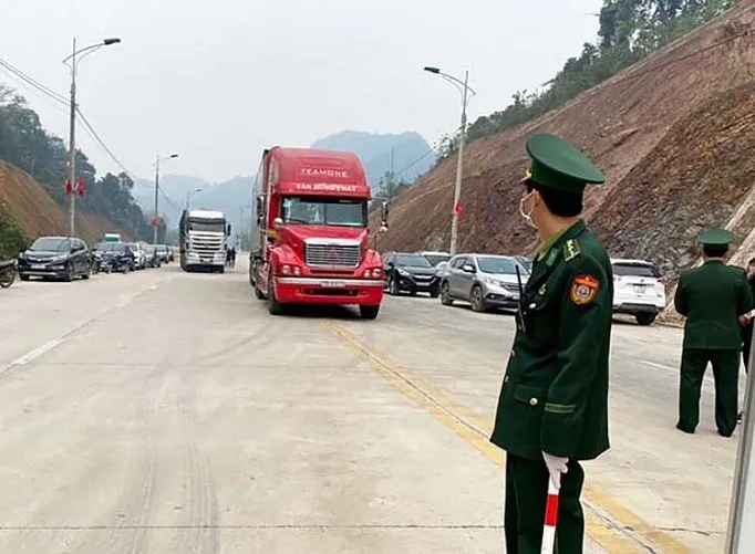 Trung Quốc tăng cường kiểm soát hàng hóa và nhập cảnh từ Việt Nam 