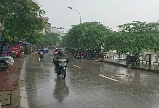 TPHCM xuất hiện mưa, nhiệt độ về đêm sẽ mát