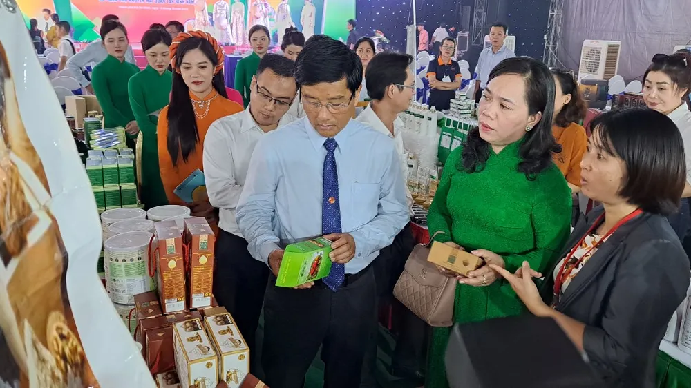 Nhiều sản phẩm OCOP tết tham gia hội chợ triển lãm