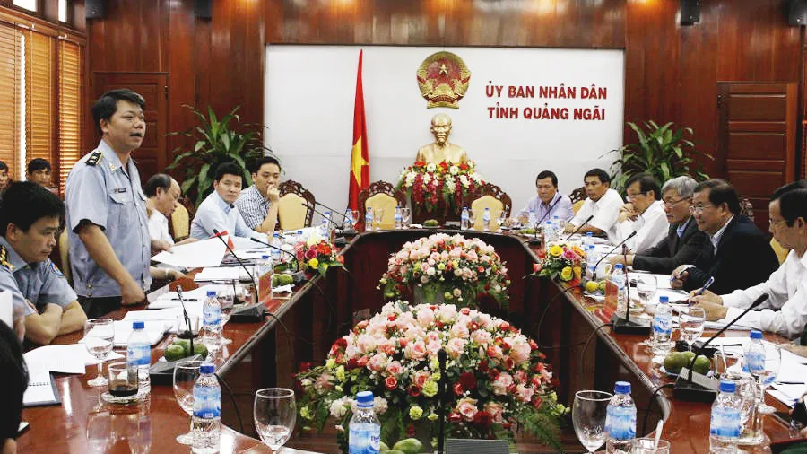 Buổi làm việc giữa Đoàn công tác liên ngành Bộ NN&PTNT và tỉnh Quảng Ngãi. Ảnh: NGUYỄN TRANG