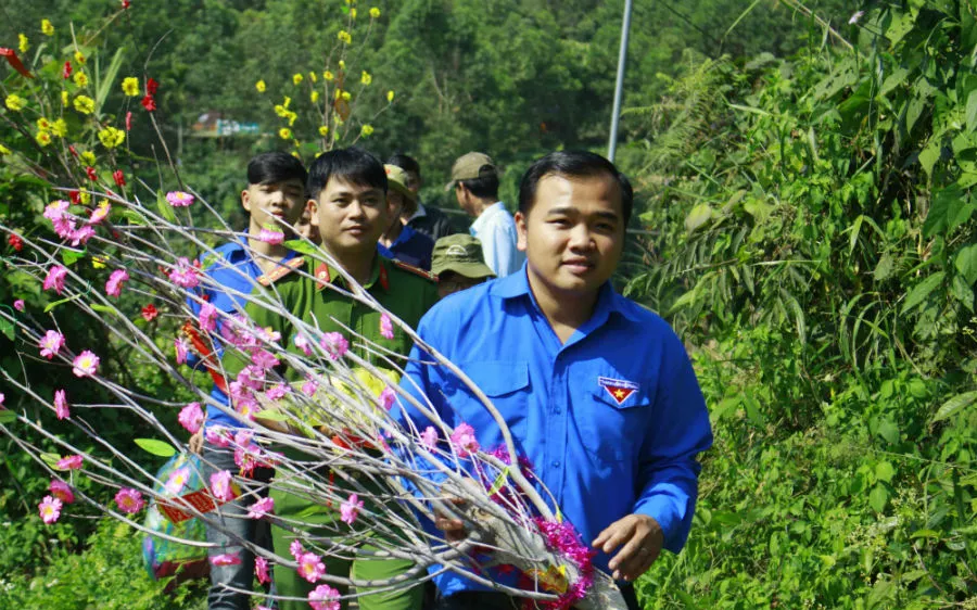 Mang xuân đến với vùng cao