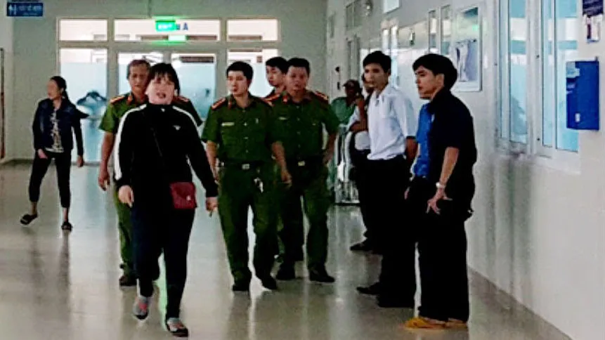 Lực lượng công an có mặt tại Bệnh viện Sản-Nhi Quảng Ngãi