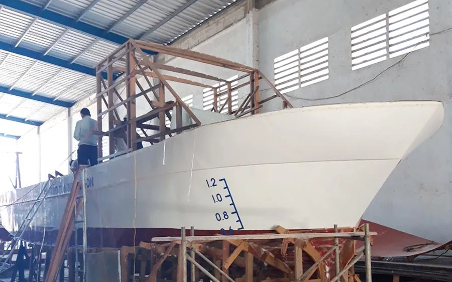 Đóng tàu tuần tra và lắp đặt phao phân vùng khu bảo tồn biển Lý Sơn
