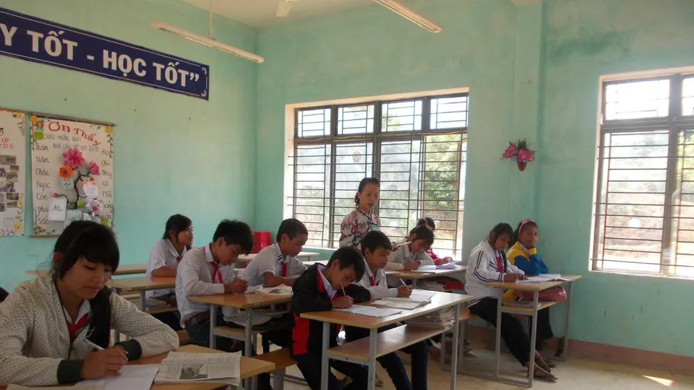 Hàng trăm giáo viên hợp đồng không được trả lương