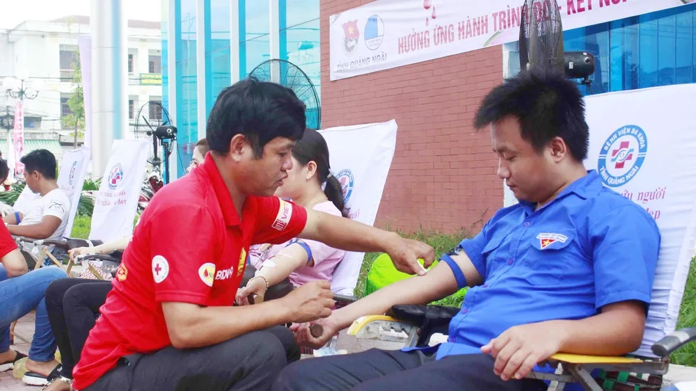 Khai mạc Hành trình Đỏ “Quảng Ngãi - Giọt hồng sẻ chia”