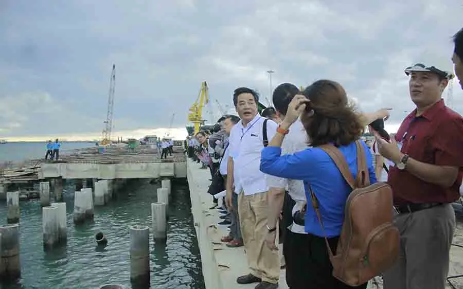 Thu được 10.000 tiêu bản sau khai quật tàu cổ Dung Quất