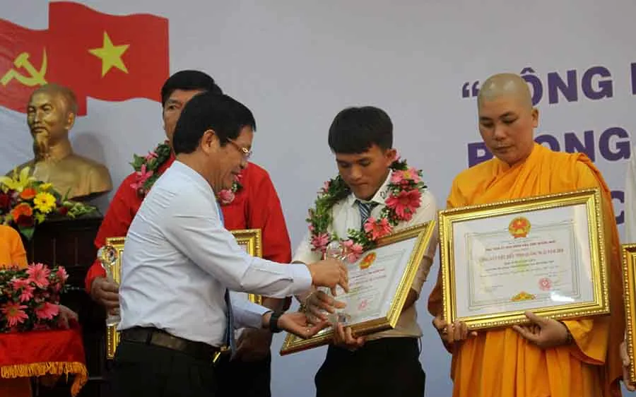 Vinh danh 9 công dân tiêu biểu tỉnh Quảng Ngãi