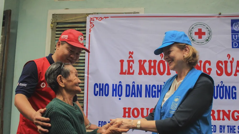 Liên hợp quốc hỗ trợ khẩn cấp cho người dân bị ảnh hưởng bão lụt tại 5 tỉnh miền Trung