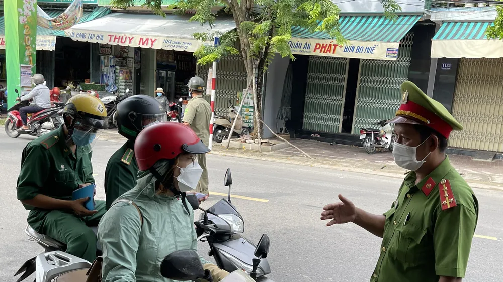 Ngày đầu Quảng Ngãi lập chốt nội thành, hạn chế ra đường không cần thiết