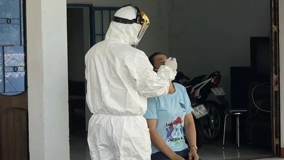 Giám đốc Sở Y tế tỉnh Quảng Ngãi bị phê bình vì chậm trễ mua sắm vật tư y tế phòng, chống Covid-19
