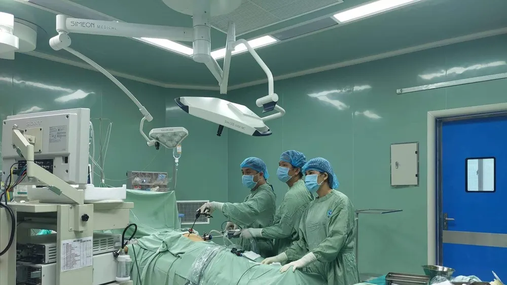 Quảng Ngãi: Phẫu thuật thành công cho bé gái 8 tuổi không có hậu môn
