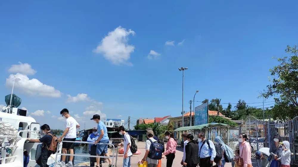 Quảng Ngãi đón 32.000 lượt khách dịp lễ Quốc khánh