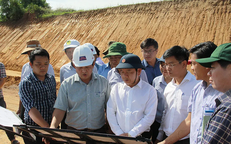 Chủ tịch UBND tỉnh Quảng Ngãi kiểm tra thực tế các dự án lĩnh vực du lịch phía Nam thị xã Đức Phổ