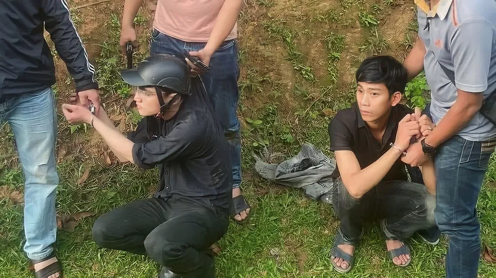 Khởi tố 2 thanh niên bắn 2 công nhân vệ sinh ở Quảng Ngãi