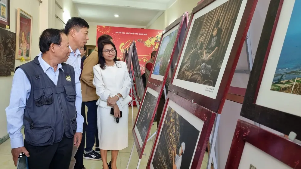 Triển lãm Mỹ thuật - Nhiếp ảnh mừng Đảng mừng Xuân Ất Tỵ