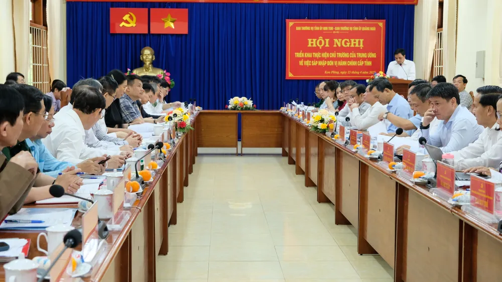 Hai tỉnh Quảng Ngãi và Kon Tum làm việc về sáp nhập đơn vị hành chính cấp tỉnh