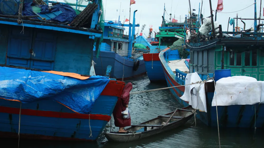 Một tàu ngư dân Nghệ An bị hỏng máy trên vùng biển Quảng Ngãi