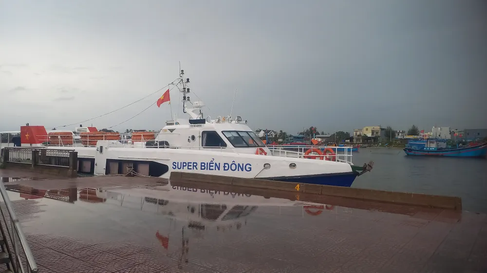 Tạm ngừng xuất tàu tuyến Sa Kỳ - Lý Sơn do biển động
