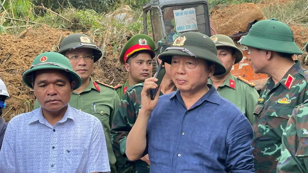 Phó Thủ tướng Trần Hồng Hà kiểm tra công tác khắc phục sạt lở Quảng Ngãi