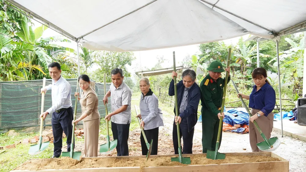 Bí thư Tỉnh ủy Quảng Ngãi yêu cầu sớm hoàn thành nhà ở cho người dân trước tết