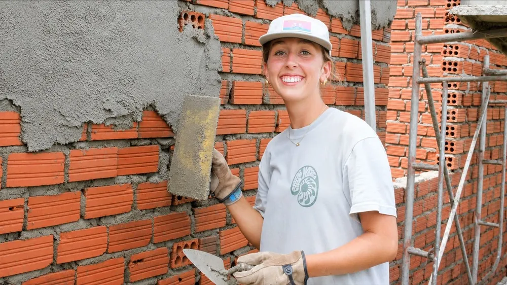 Học sinh Mỹ góp sức xây dựng nhà nhân ái ở Quảng Ngãi