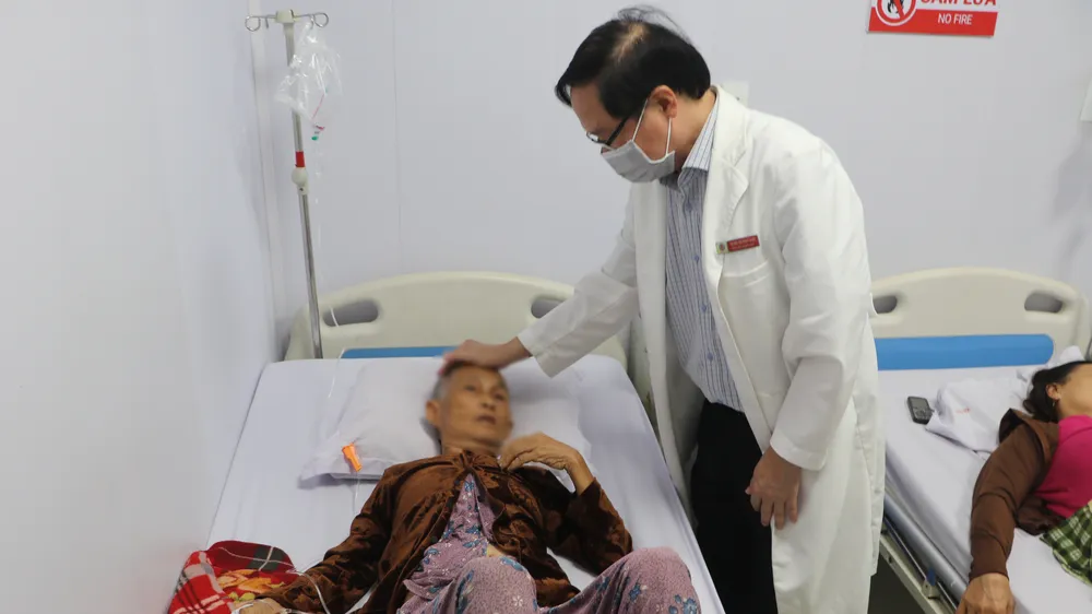 Xét nghiệm, làm rõ nguyên nhân 18 người nghi ngộ độc thực phẩm nghi sau khi ăn bánh mì