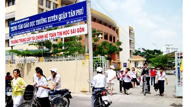 Bàn giao 21 trung tâm giáo dục thường xuyên về quận - huyện