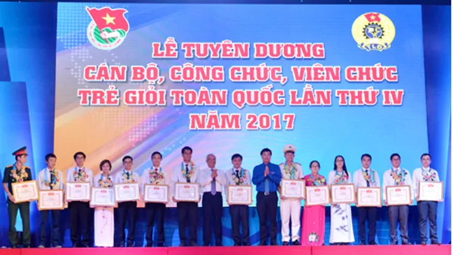 Tuyên dương 45 cán bộ, công chức, viên chức trẻ giỏi toàn quốc 2017