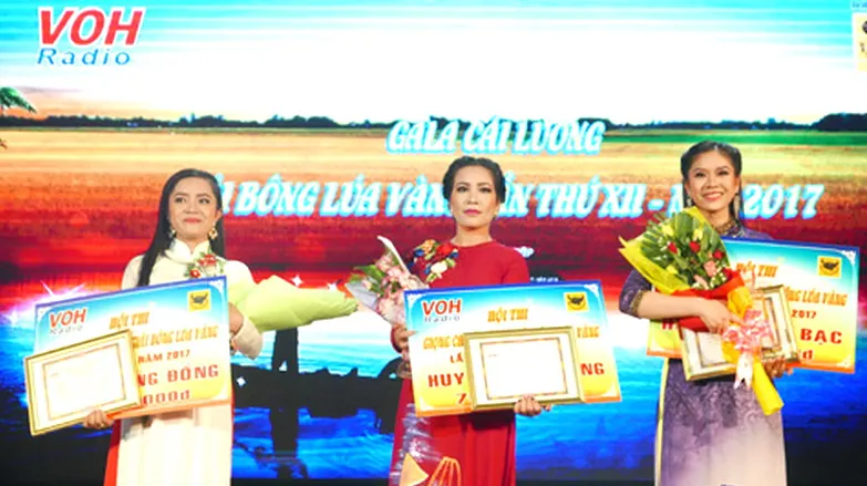 Gala trao giải Giọng ca cải lương Bông lúa vàng 2017: Chìm đắm trong lời ca, tiếng nhạc...