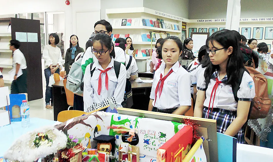 Sôi nổi tranh tài tại Hội thi “Lớn lên cùng sách”