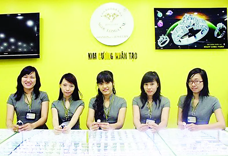 Kim cương nhân tạo Ngọc Long Châu khuyến mãi đặc biệt mừng xuân 2018 